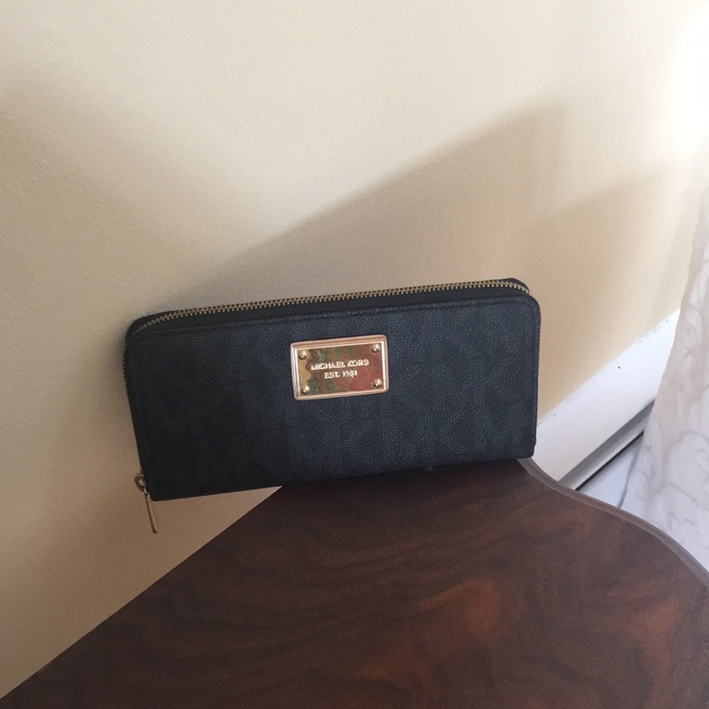 Michael Kors wallet